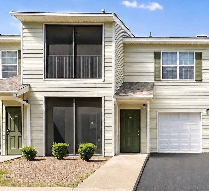 1st image of 447 W Longleaf Dr APT 1403