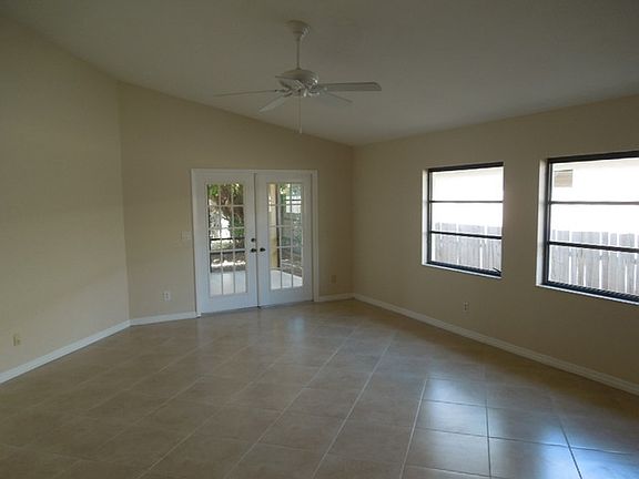 4th image of 573 102nd Ave N