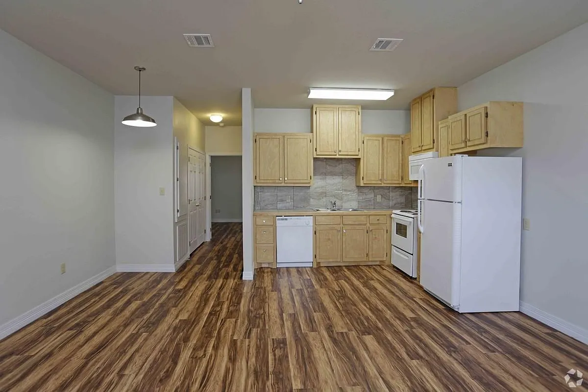 Building Photo - 100 Fieldstone Ln