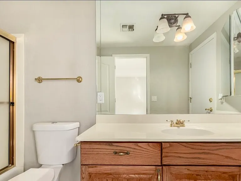 2438 N Forest Cir — Photo 31