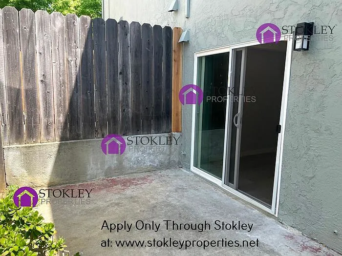 654 E North St — Photo 22