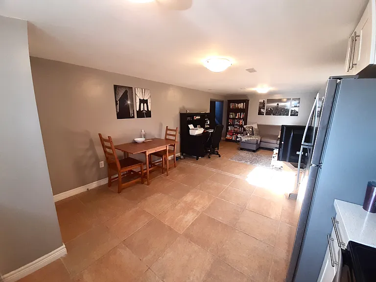 121 Ridge St — Photo 8