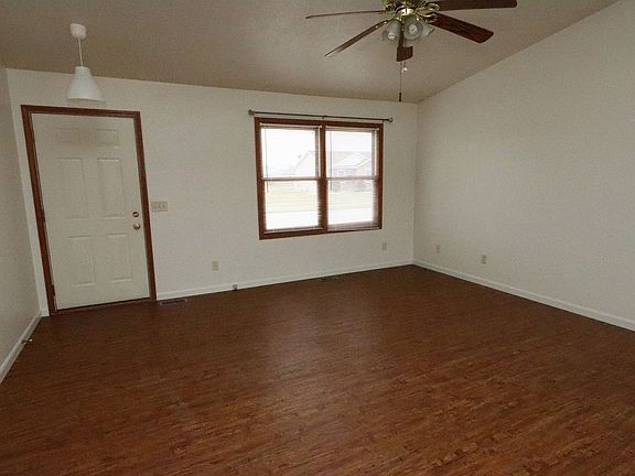 4th image of 1402 Harvest Dr