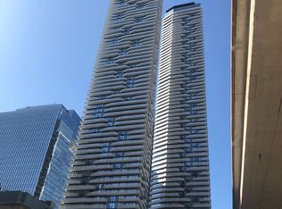 100 Harbour St #6704, Toronto, ON M5J 0B5