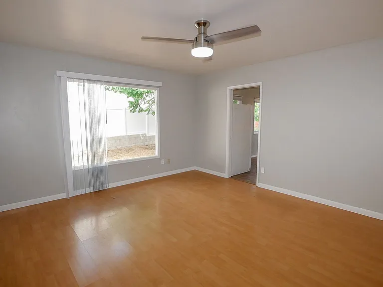 2924-2932 Suncrest Dr — Photo 4