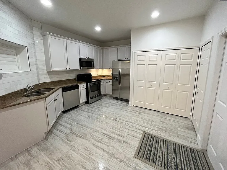 3641 Titanic Cir — Photo 10