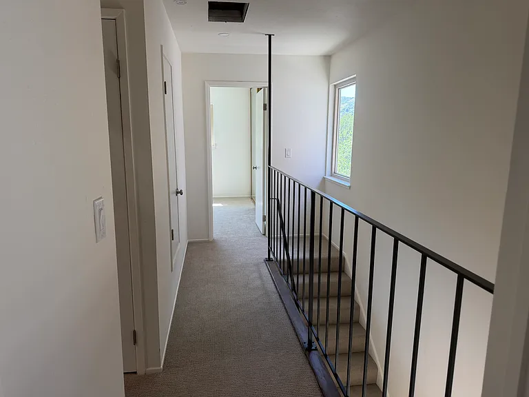 2036-2038 Ascot Dr #D — Photo 11