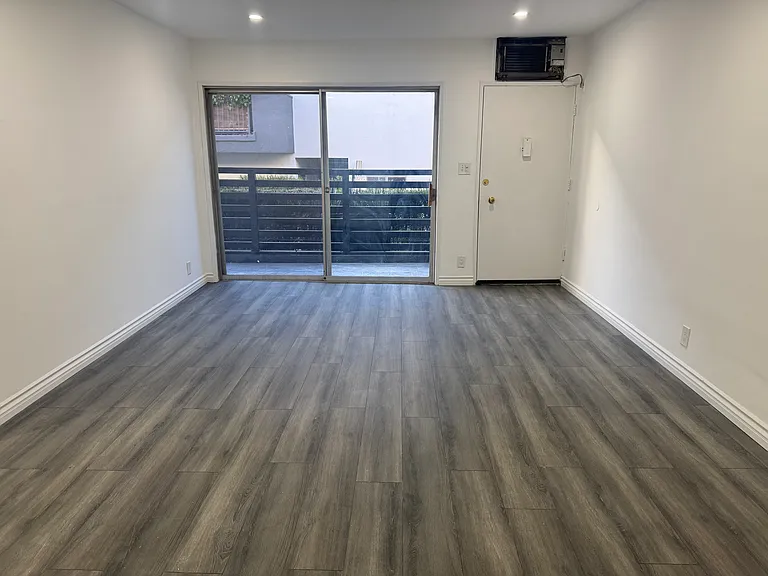 807 N Alfred St #2 — Photo 5