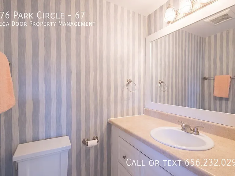 676 Park Cir #67 — Photo 11