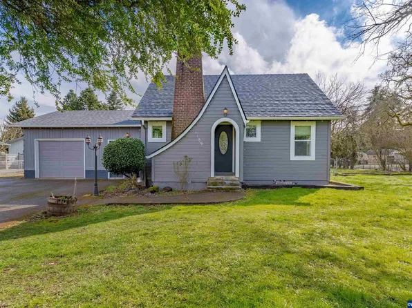 1109 Mountain View Rd, Sweet Home, OR 97386