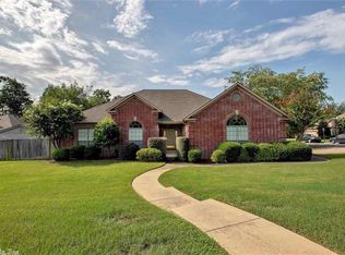 222 Country Club Pkwy, Maumelle, AR 72113