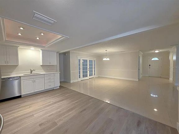 3rd image of 2240 Heron Cir