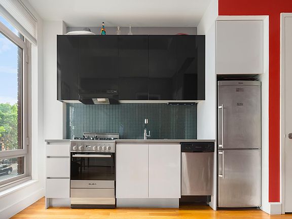 2nd image of 315 Gates Ave APT 2H