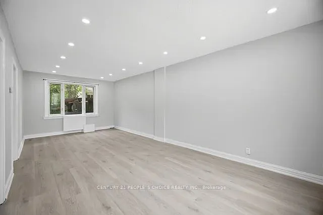 249 Burnhamthorpe Rd #-MAIN — Photo 10