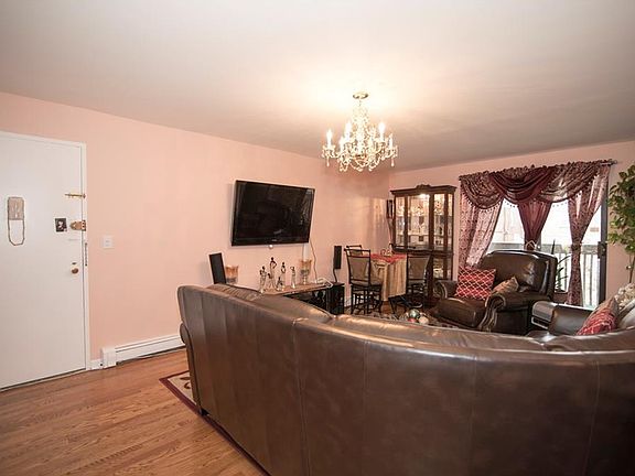 4th image of 332 Palisade Ave APT C2