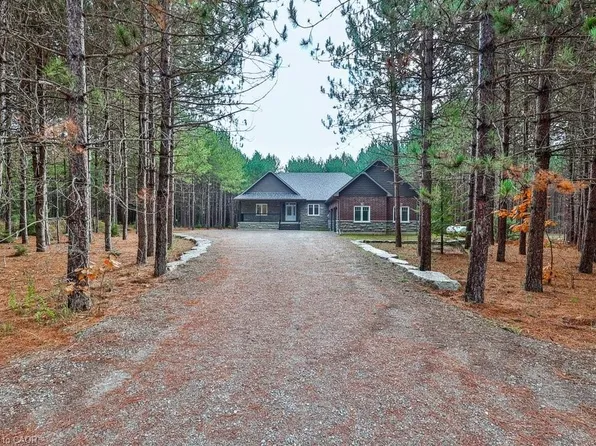 72 Harmonious Dr, Fenelon Falls, ON K0M 1N0