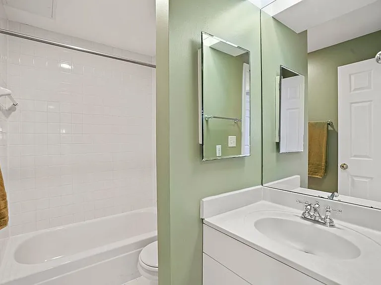 1801 Calvert St NW #504 — Photo 16