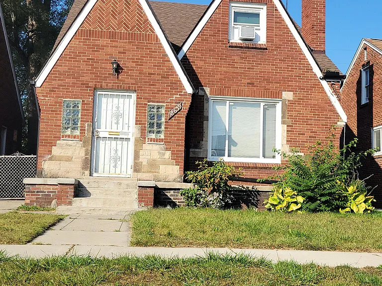 18639 Stoepel St #LOWER — Photo 1