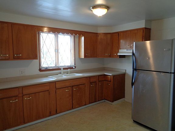 3rd image of 270 Davidson Ave