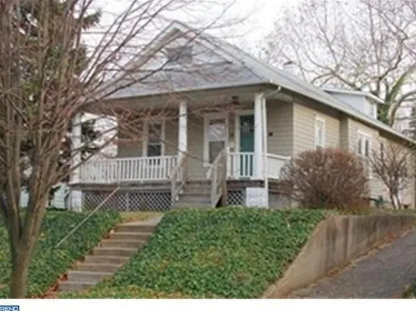 10 E Lakeview Ave, Oaklyn, NJ 08107