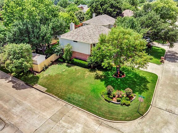 2nd image of 3401 Ivy Glen Dr