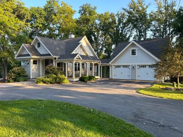 144 S Rocky Hill Rd, Galena, IL 61036