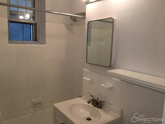 Rented by City Connections Realty | media 37