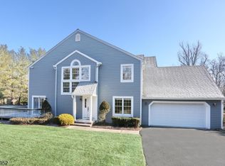 601 Barrister Ct, Wyckoff, NJ 07481