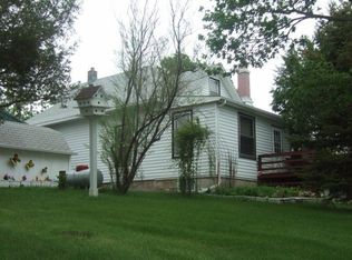 101 S Grace St, Chamberlain, SD 57325