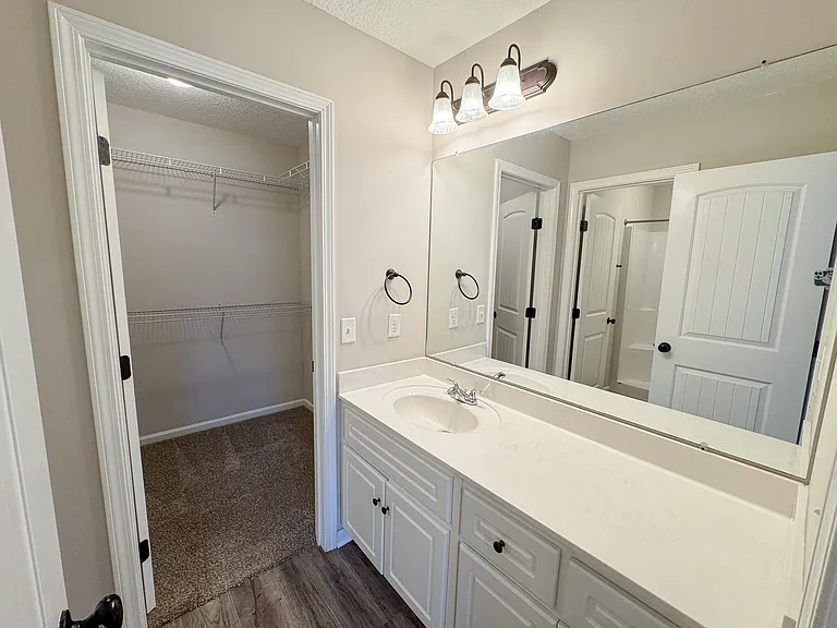 519 Deerchase Ct — Photo 4