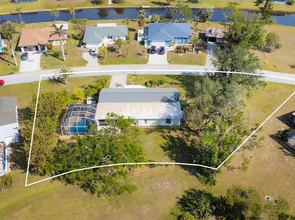 142 Caddy Rd, Rotonda West, FL 33947