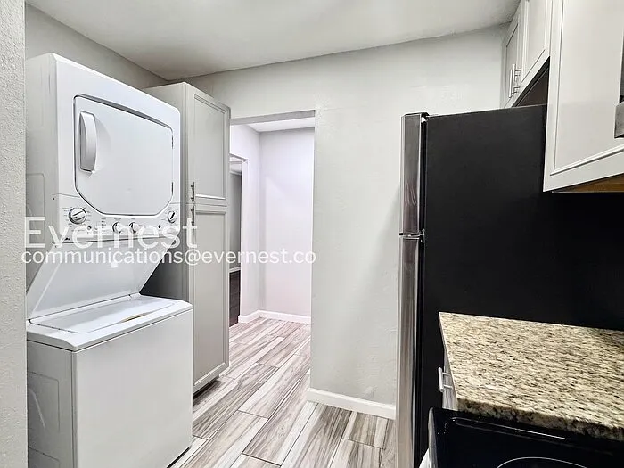 613 E Xyler St — Photo 7