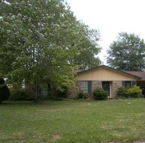 2nd image of 108 Oak Cir #7