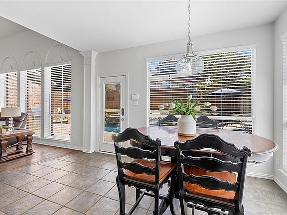 5th image of 2200 Woods Edge Ct