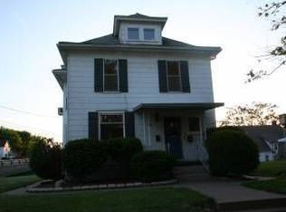 1127 15th St #A, Moline, IL 61265