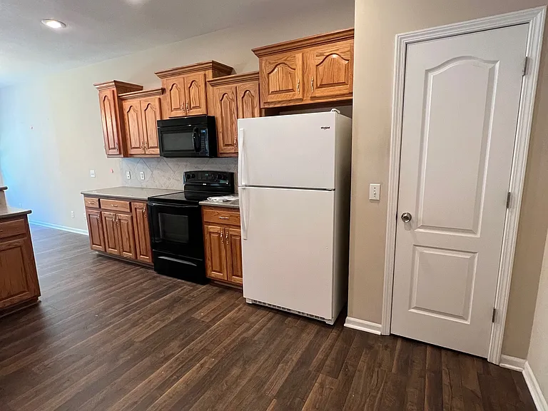 1814 Villa Dr — Photo 6