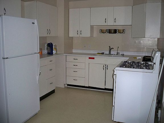 3rd image of 17606 Ashworth Ave N