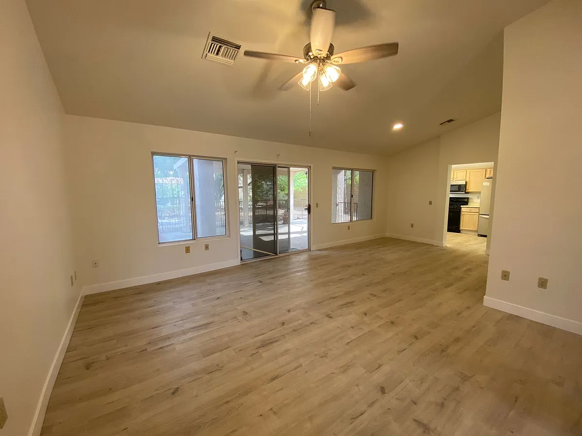 Building Photo - 8917 Villa Ridge Dr