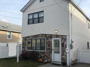 102-20 James Ct, Howard Beach, NY 11414