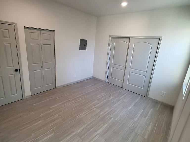 647 Hammond Ave — Photo 15