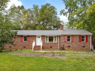 10520 Lunswood Rd, Chester, VA 23831