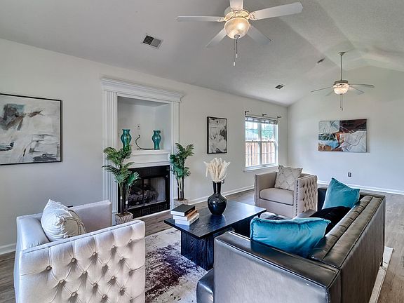 5th image of 205 Twin Oaks Ln
