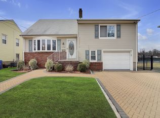 378 Riverside Ave, Rutherford, NJ 07070