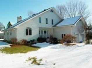 20 Walnut St, Lynnfield, MA 01940