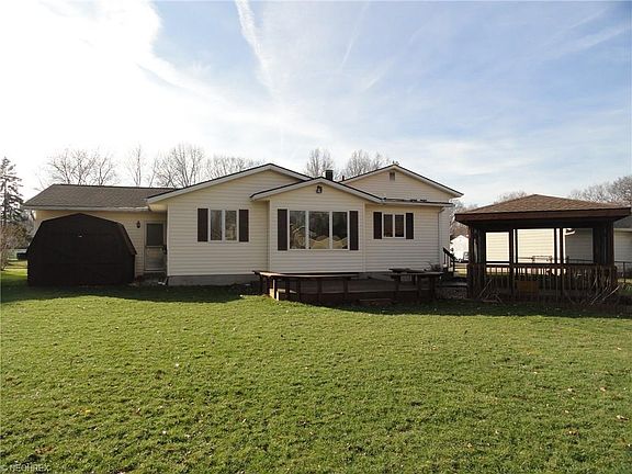 4th image of 340 Crestview Dr