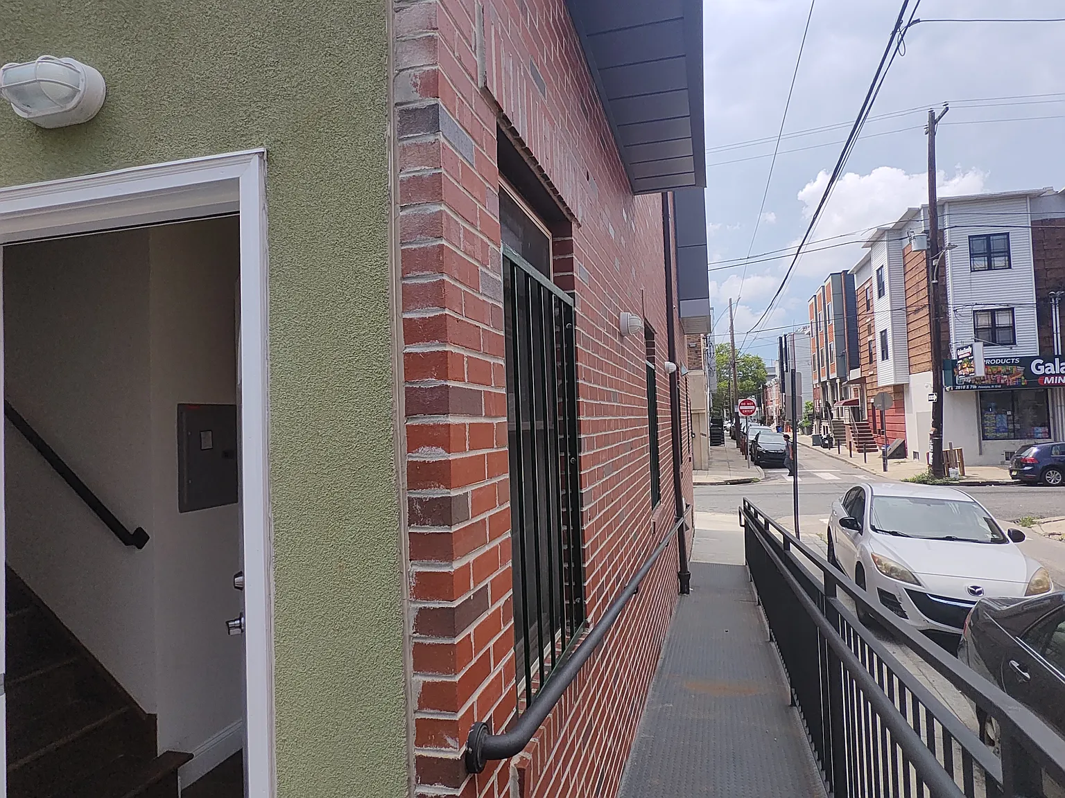 2 bed, $1,550 — Photo 2