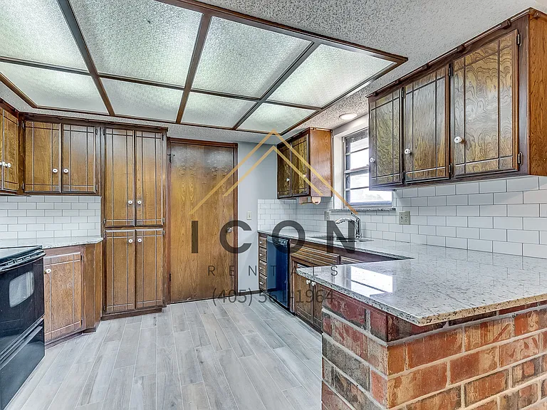 1912 N Gleason Ave — Photo 14