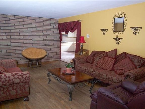 3rd image of 382 Johnson Ave