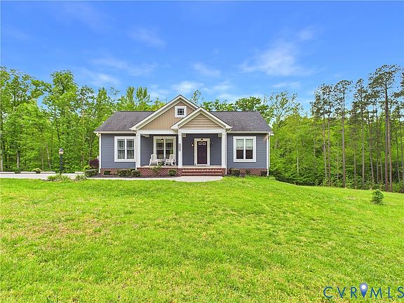 5th image of 208 Thomas Cir