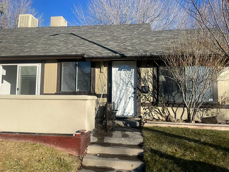 1647 London Cir — Photo 15